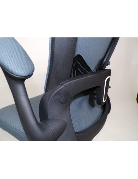 Poltrona Arizona in tessuto avio con braccioli reclinabili