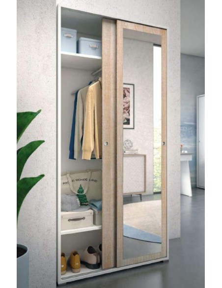 Armadio scorrevole con anta specchio.